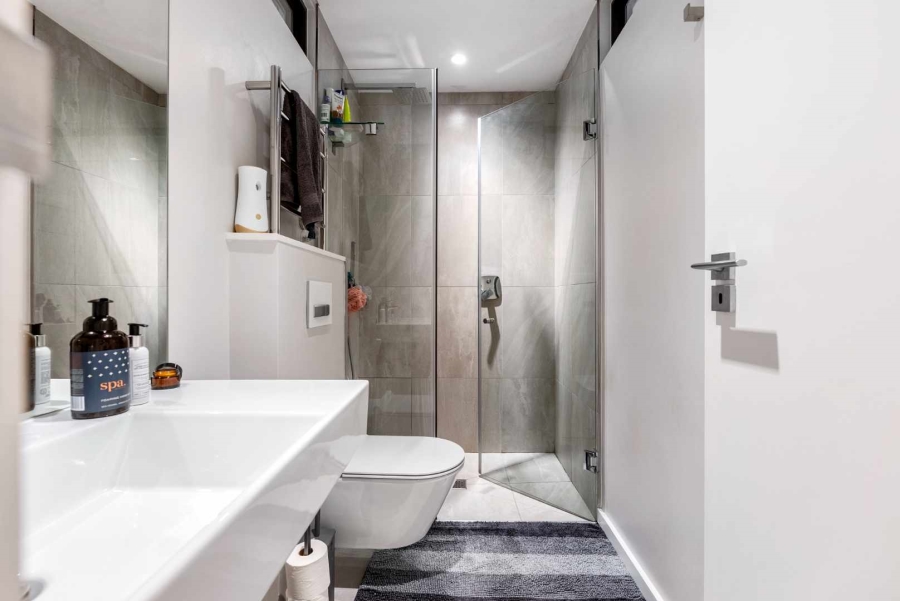 To Let 1 Bedroom Property for Rent in Sea Point Western Cape